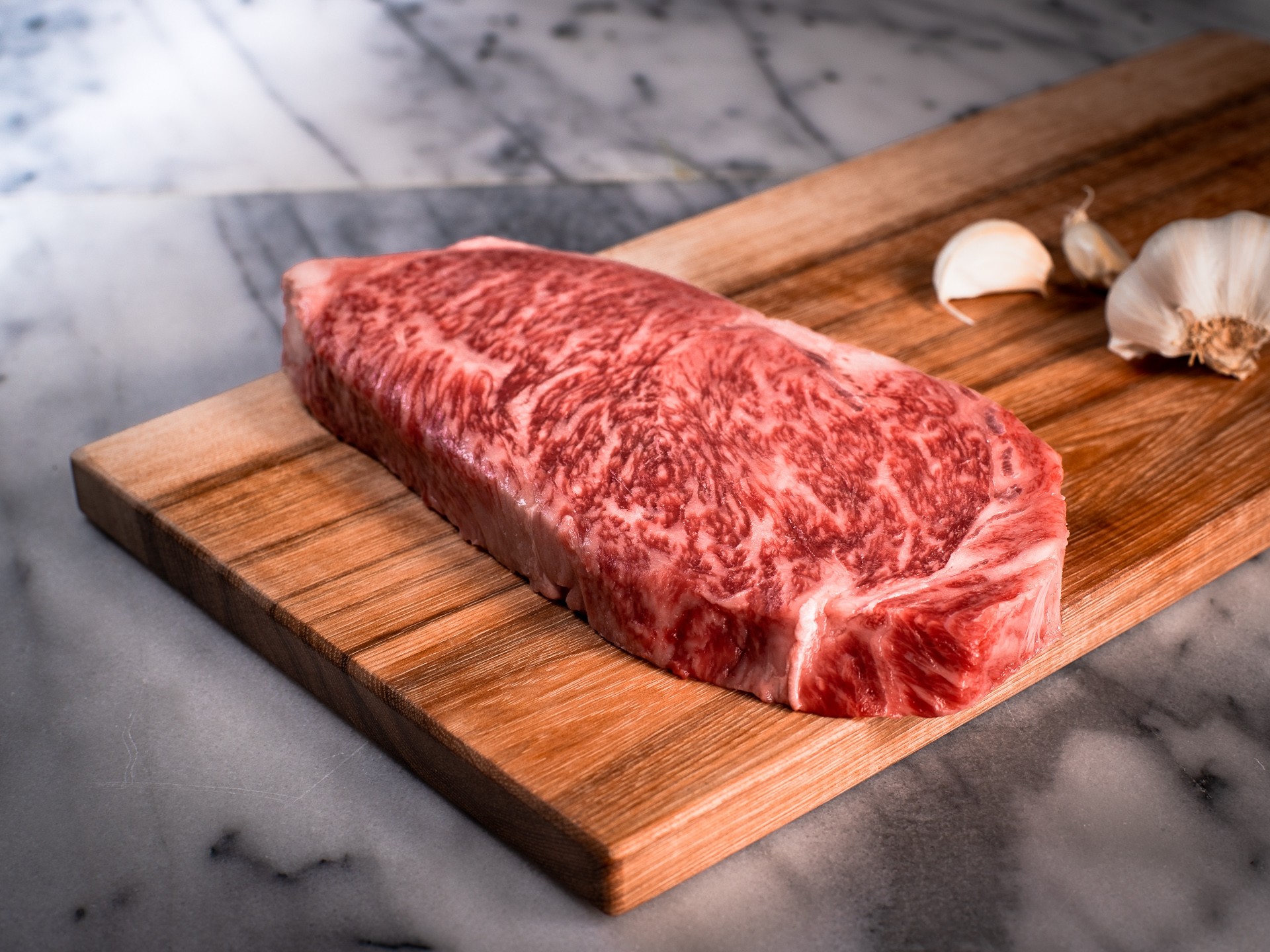 Bít tết bò Kobe là gì mà có giá đến 50 triệu đồng một suất?